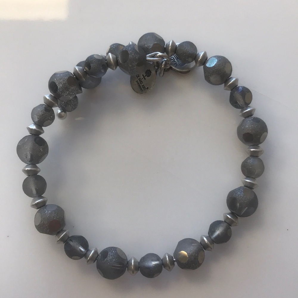 Beaded wrap - Picture 2 of 3